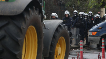 «Πάτα τον» - Η «φονική επίθεση» με τρακτέρ κατά αστυνομικών στη Θεσσαλονίκη (video)