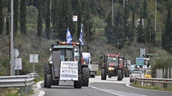 Αγρότες: κλιμακώνουν τη στάση τους με νέα μπλόκα σε όλη την Ελλάδα - Στα δύο κομμένη η χώρα