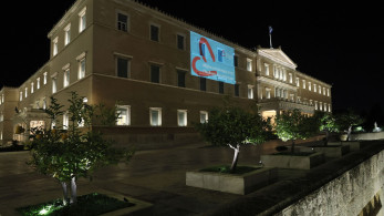 Η Βουλή «φωτίζει» το μήνυμα: Καμία ανοχή στην παιδική κακοποίηση