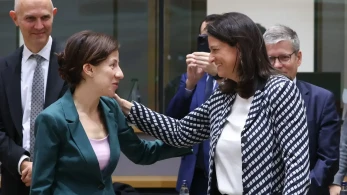 Κεραμέως: ενημερώνει την Ευρωπαϊκή Επιτροπή για την ιστορική συμφωνία για τις ΣΣΕ