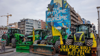 Στις Βρυξέλλες εκατοντάδες τρακτέρ για τη Σύνοδο Κορυφής - Τι ζητούν οι αγρότες