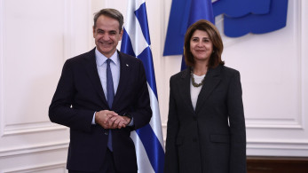 Ο Κυριάκος Μητσοτάκης υποδέχτηκε στο Μαξίμου την απεσταλμένη του ΟΗΕ για την Κύπρο (photos)