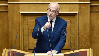 Σύγκρουση Φλωρίδη-Βελόπουλου στη Βουλή: Δείξατε οστά που ανήκουν σε ζώα