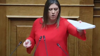 Κωνσταντοπούλου: αντί για συγγνώμη, δικαιολογεί τη σεξιστική επίθεση κατά της Συρεγγέλα