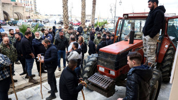 Ηράκλειο: κατάληψη κτηρίου της ΑΑΔΕ από αγροτοκτηνοτρόφους