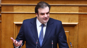 Κυριάκος Πιερρακάκης: Η πολιτεία διορθώνει αδικίες - Οι πληγέντες σε Μάτι και Μάνδρα αντιμετωπίζονται όπως οι συγγενείς θυμάτων των Τεμπών