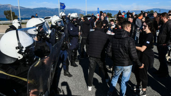 Ένταση στην Πάτρα - Μπλόκο της ΕΛ.ΑΣ. στους αγρότες πριν τη γέφυρα Ρίου-Αντιρρίου