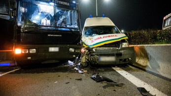 Σύγκρουση ασθενοφόρου με κλούβα της Αστυνομίας στον Πλατύκαμπο (photos)