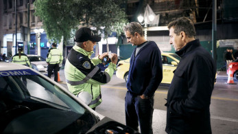Ο Κυριάκος Μητσοτάκης σε επιτόπιους ελέγχους της Αστυνομίας για αλκοτέστ (photos & video)