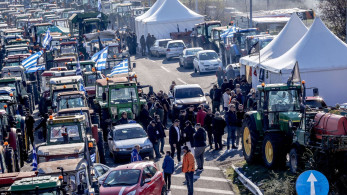 Μπλόκα αγροτών: Ουρές χιλιομέτρων στη Λαμίας - Αθηνών και στους παραδρόμους (video)