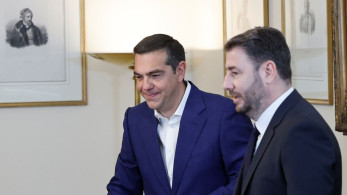 Ολομέτωπη επίθεση στον Ανδρουλάκη για τη δεύτερη θέση: Τσίπρα ανάβασις με στόχο το ΠΑΣΟΚ