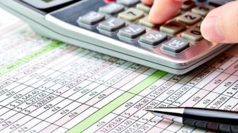 Τον Σεπτέμβρη στη Βουλή η νέα ρύθμιση για δόσεις σε εφορίες και ασφαλιστικά ταμεία