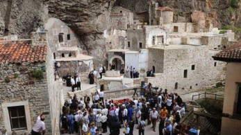 Χαρακόπουλος: Αυτοψία από ξένους εμπειρογνώμονες και αποκατάσταση αγιογραφιών στη Σουμελά
