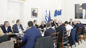 Ολοκληρώθηκε η σύσκεψη στο Μαξίμου για την ευλογιά - Αναγκαία η αυστηρή εφαρμογή των μέτρων (video)