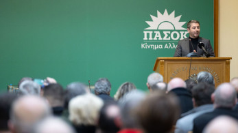 ΠΑΣΟΚ σε moode επιβίωσης: τα «τραπέζια διαλόγου» του Ανδρουλάκη και το άγχος της πολιτικής σωτηρίας