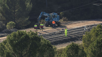 Νέο σιδηροδρομικό ατύχημα στην Ισπανία: τρένο έπεσε σε γερανό