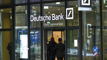 Έφοδος στην Deutsche Bank για ξέπλυμα μαύρου χρήματος - Στο μικροσκόπιο η σχέση με Αμπράμοβιτς
