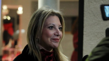 Καρυστιανού: τώρα της φταίνε τα ΜΜΕ, οι δημοσιογράφοι και οι… ερωτήσεις