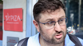 Ενότητα, πανικός και επικοινωνιακά πυροτεχνήματα: το show Ζαχαριάδη