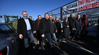 Νίκος Ανδρουλάκης: με στόλο πολυτελών SUV  στα μπλόκα των αγροτών (video)