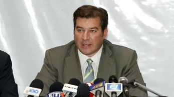 Νίκος Καραχάλιος: Με εντολή Μόσχας το κόμμα Καρυστιανού
