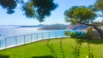Γιατί πολλά πολυτελή ακίνητα μένουν απούλητα ενώ η αγορά κινείται
