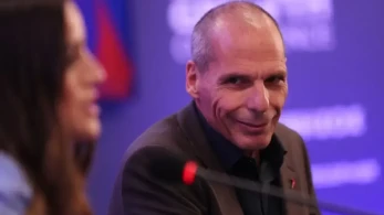Αμετανόητος Βαρουφάκης για τις δηλώσεις για τα ναρκωτικά: Η Oμάδα Αλήθειας διαστρέβλωσε όσα είπα