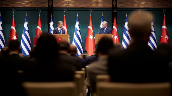 Το μεσημέρι η συνάντηση Μητσοτάκη-Ερντογάν - Στόχος η εδραίωση μιας λειτουργικής σχέσης με την Τουρκία