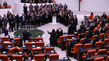 Άγριο ξύλο στην τουρκική Βουλή κατά την τελετή ορκωμοσίας υπουργών (video)