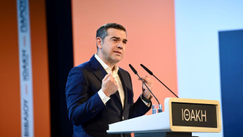 Ο Τσίπρας επανήλθε στις «εργοστασιακές ρυθμίσεις»: πανικός από τις δημοσκοπήσεις