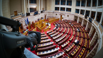 Επιτροπή Αναθεώρησης του Συντάγματος: επίλογος με μονιμότητα δημοσίων υπαλλήλων και ΟΤΑ