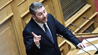 Συντροφικά μαχαιρώματα στο ΠΑΣΟΚ: πάγωσε η τσιμινιέρα του Ανδρουλάκη
