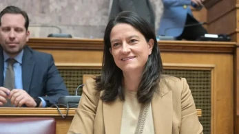 Νίκη Κεραμέως στη Βουλή για Εθνική Κοινωνική Συμφωνία: Ανοίγει τον δρόμο για αυξήσεις μισθών και παροχών