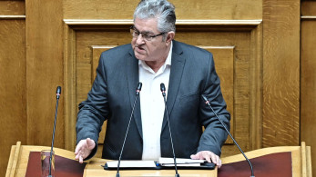 Κουτσούμπας σε ιδεολογικό ντελίριο: Βλέπει «ιμπεριαλιστές παντού» και ζητά να μείνει η Ελλάδα χωρίς βάσεις, στόλο και συμμαχίες