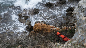 Σε εξέλιξη μεγάλη επιχείρηση διάσωσης για αγνοούμενο δύτη στα Λιμανάκια Βουλιαγμένης