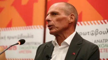 Απίστευτος Βαρουφάκης στη Hurriyet: Κακώς η Ελλάδα βοήθησε την Κύπρο