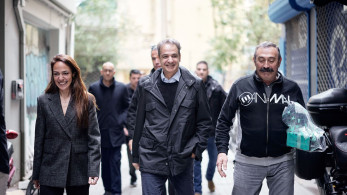 Ο Κυριάκος Μητσοτάκης συναντήθηκε με τον 63χρονο Θεόφιλο, ωφελούμενο προγράμματος για κοινωνική στέγη στη Θεσσαλονίκη