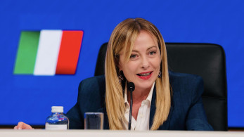 Τζόρτζια Μελόνι: απαγόρευση της μαντίλας και ανώτατο όριο ξένων μαθητών στα σχολεία