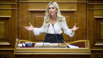 Φωτεινή Αραμπατζή: σκληρή απάντηση στο ΠΑΣΟΚ - «Επέλεξε να μετατρέψει τη Βουλή σε σκηνικό λασπολογίας»