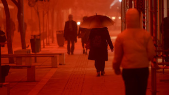Αφρικανική σκόνη «πνίγει» τη χώρα - Πού θα σημειωθούν λασποβροχές