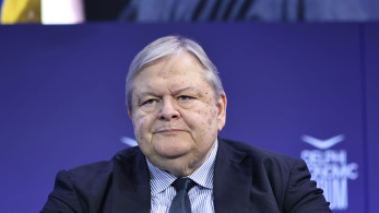 «Νόμοι» Βενιζέλου: Από τους... αριθµούς του Άκη, στα χρέη των ΠΑΕ, στον τυποκτόνο νόμο και πάει λέγοντας
