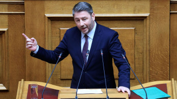 Όταν το τεντωμένο δάχτυλο «βρίσκει» τον… καθρέφτη