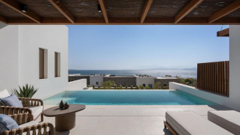 Η SWOT Hospitality αναλαμβάνει τη διαχείριση του VIONE Paros