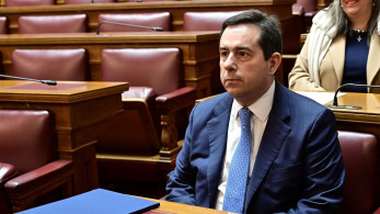 Ο Μηταράκης έφερε το ψηφοδέλτιο και θύμισε στην Κωνσταντοπούλου το 2023