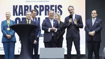 Ο «απομονωμένος» Μητσοτάκης που καταχειροκροτήθηκε για άλλη μια φορά στη Γερμανία