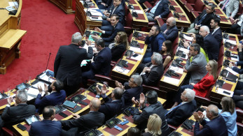 Βουλή: με αποχώρηση του ΠΑΣΟΚ αποφασίστηκε η σύσταση Εξεταστικής Επιτροπής με 151 βουλευτές