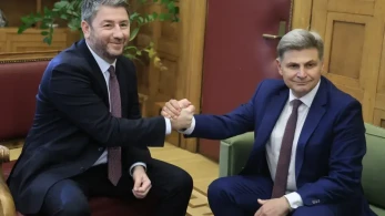 Φαραντούρης κατά Ευρωπαίου Επιτρόπου για τα θετικά λόγια για το κράτος δικαίου στην Ελλάδα