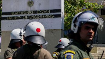 Ποιος φοβάται τη νομιμότητα: οι κάμερες, τα τουρνικέ και τα ΑΕΙ