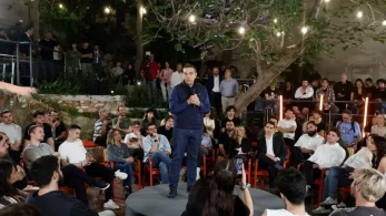 Κουτοπονηριές Τσίπρα: νέα στελέχη στη βιτρίνα, τα παλιά για τον μηχανισμό και τις ψήφους