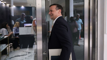 Παραζάλη στο ΠΑΣΟΚ: οι μωροφιλοδοξίες Δούκα και η... θερμοπληξία από τα γκάλοπ